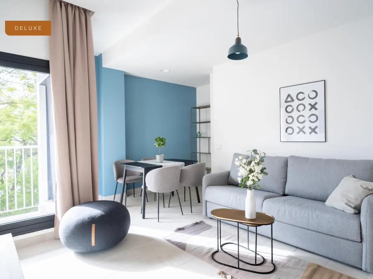 Limehome Sevilla Calle Torcuato Luca De Tena - Digital Access Апарт-отель
