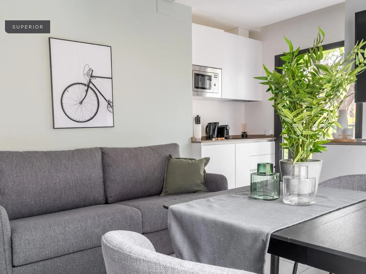 Limehome Sevilla Calle Torcuato Luca De Tena - Digital Access Апарт-отель