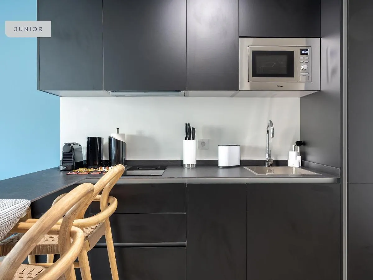 Limehome Sevilla Calle Torcuato Luca De Tena - Digital Access Apart Otel
