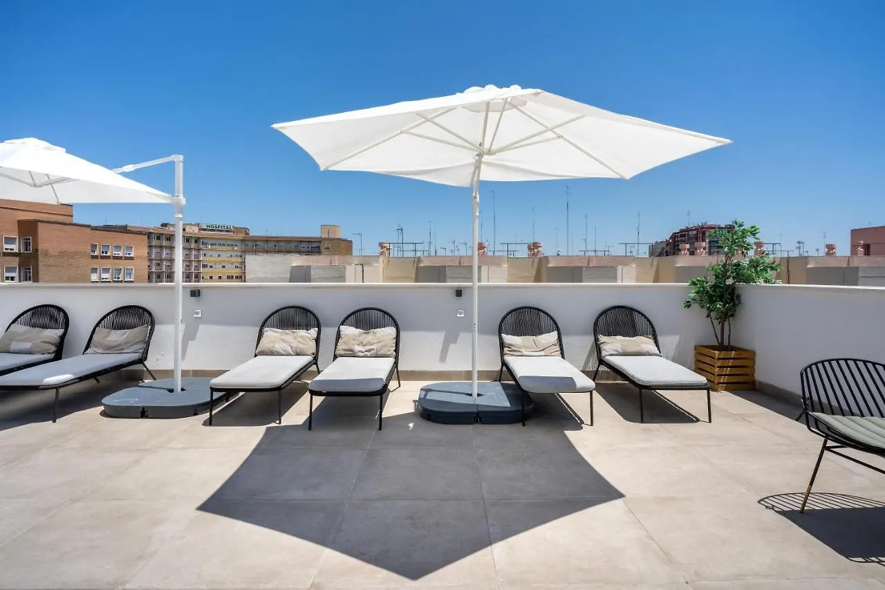 Limehome Sevilla Calle Torcuato Luca De Tena - Digital Access 3*,  İspanya